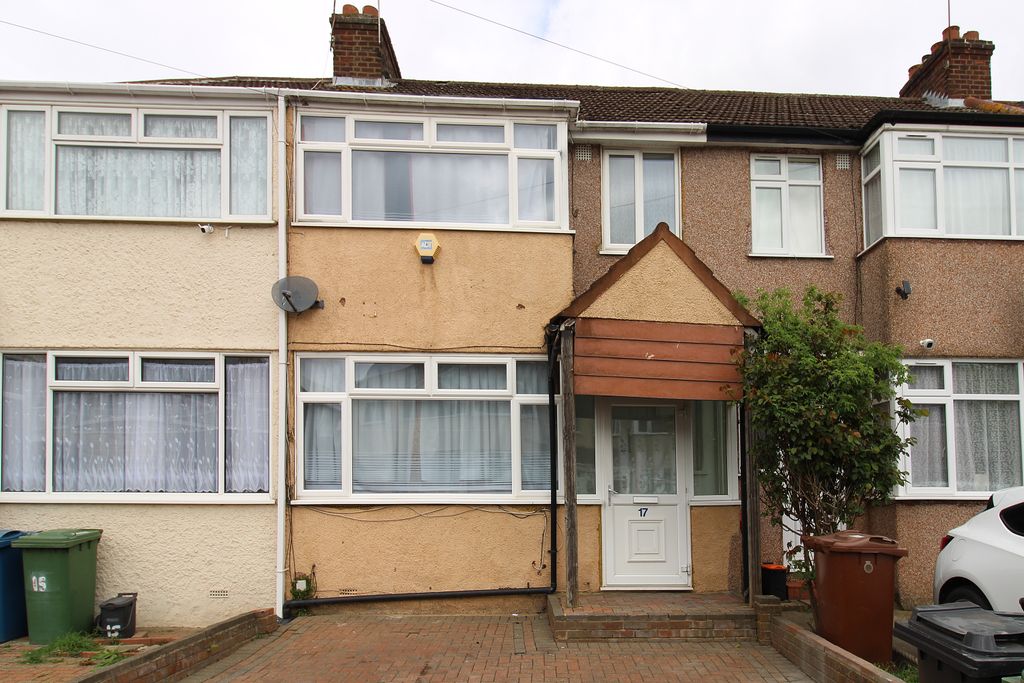 Property photo 1 of 9 Landseer Close