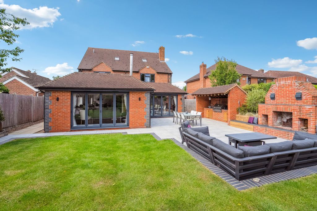 Property photo 1 of 40