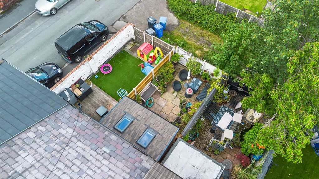 Property photo 2 of 20