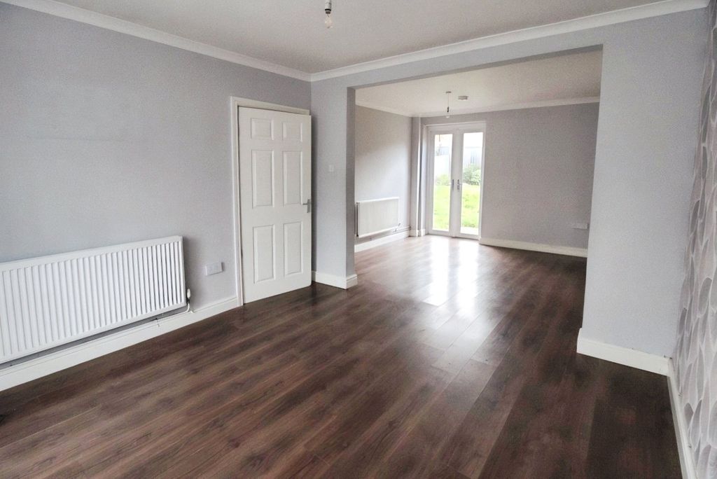 Property photo 3 of 11 Reception