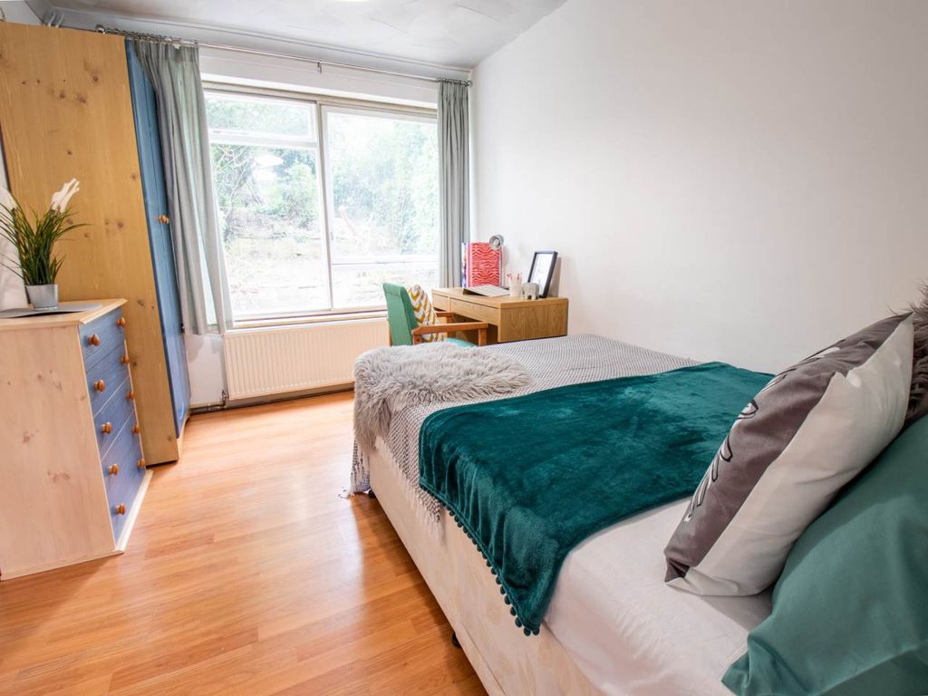 Property photo 2 of 9 15_Crossways_Canterbury_Student_Accommodation-09