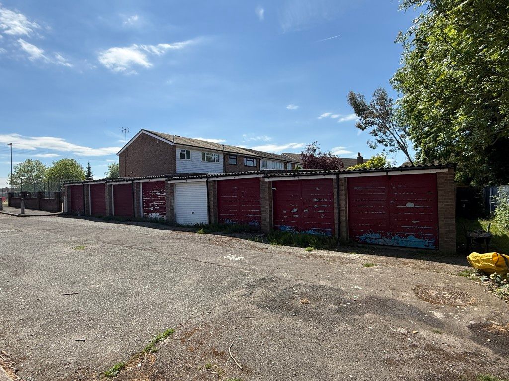 Property photo 1 of 2 Compound Of Eight Garages