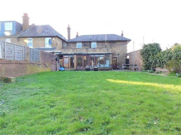 Property photo 2 of 8