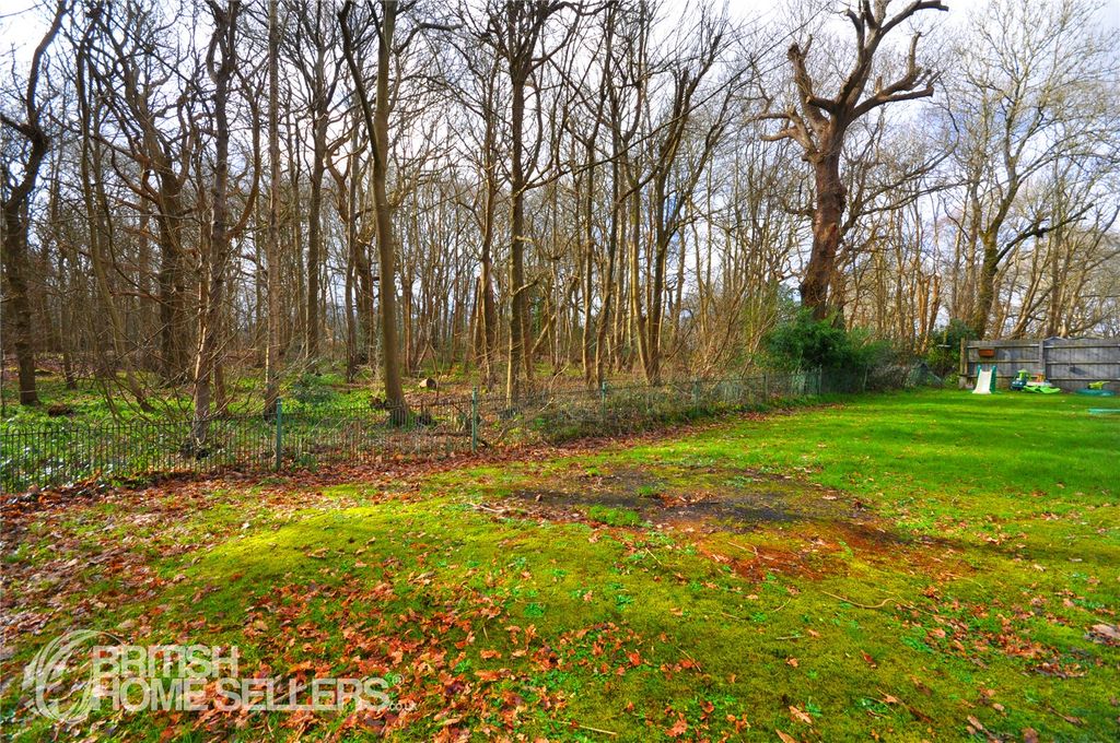 Property photo 2 of 23 Picture No. 21