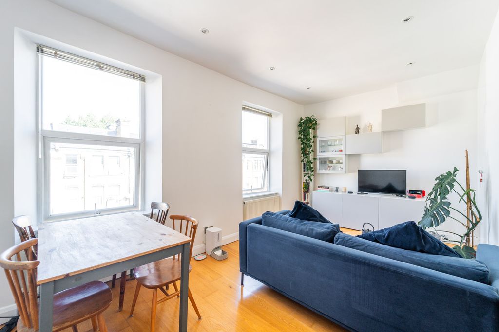 Property photo 2 of 8 Mba07327