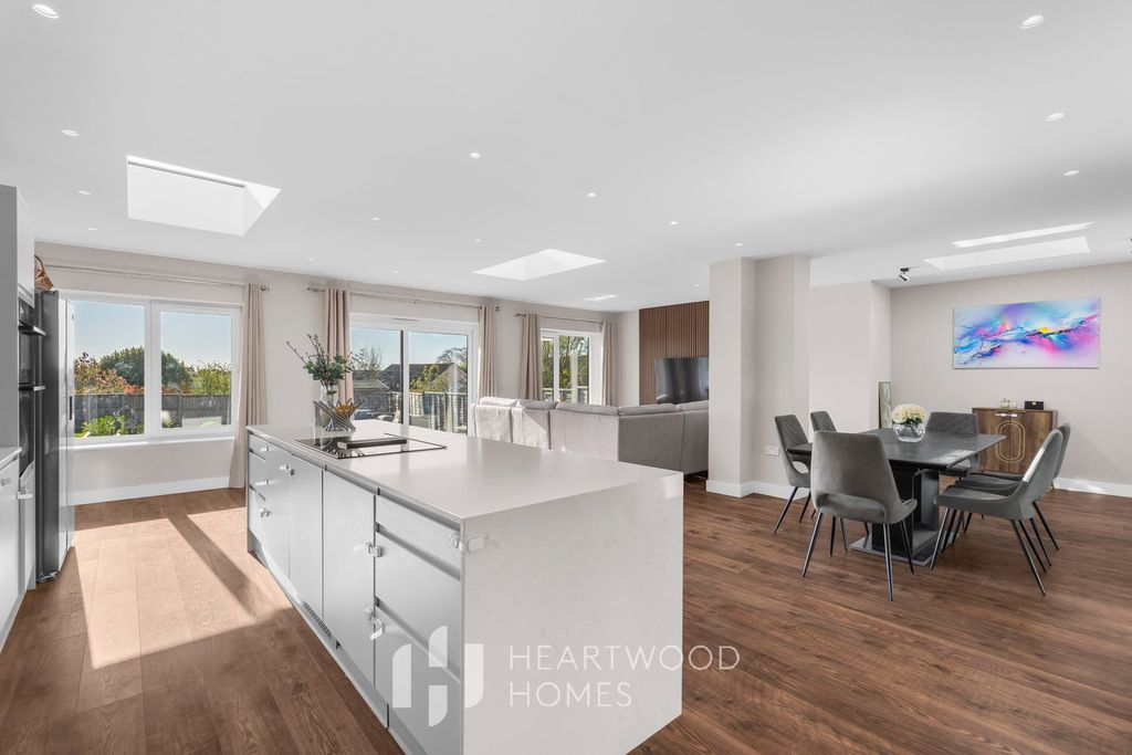 Property photo 2 of 30