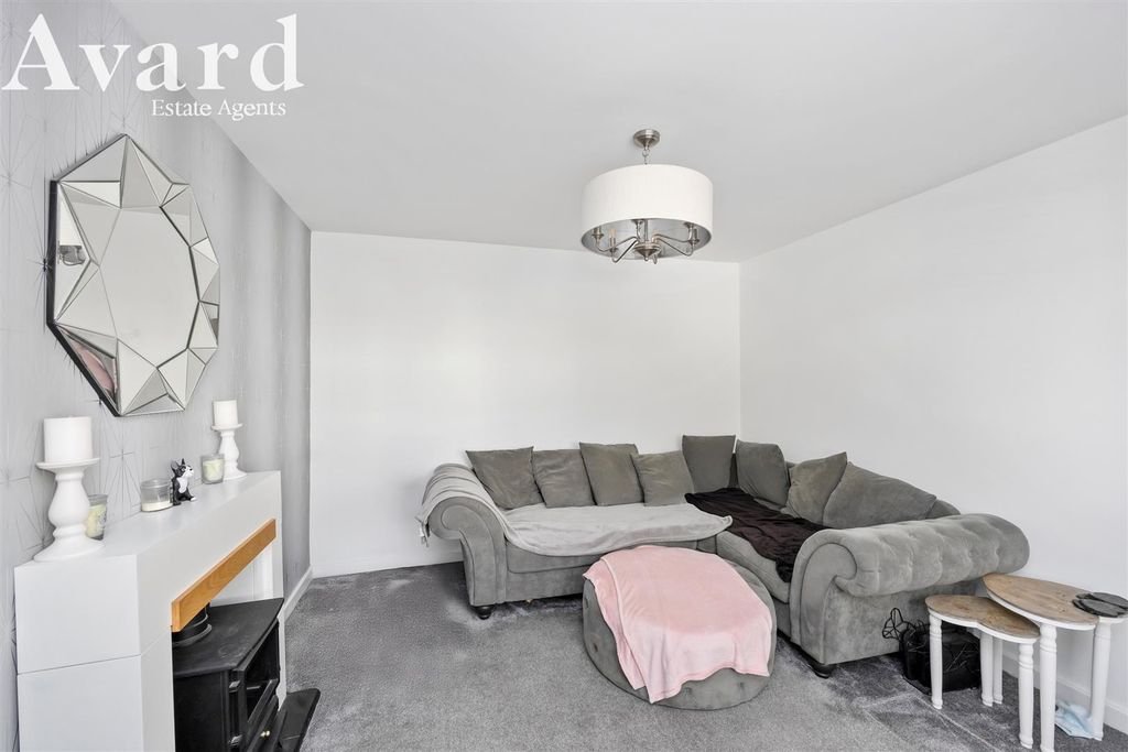 Property photo 3 of 24 Craignair Avenue, 15-020.Jpg