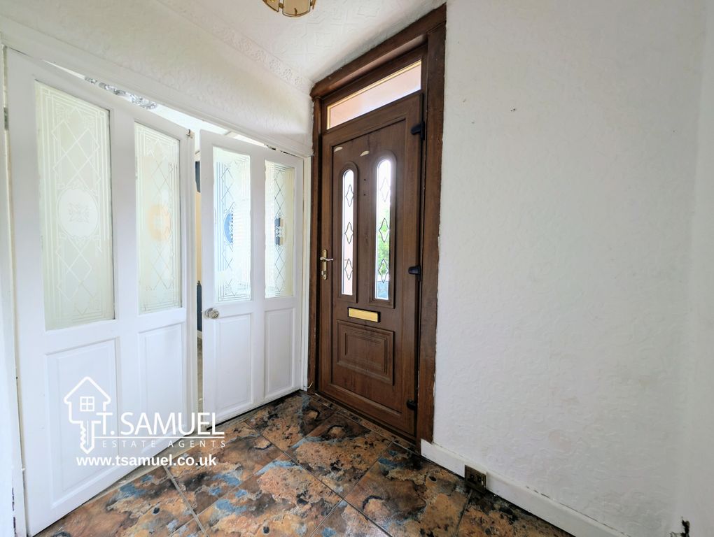 Property photo 2 of 21 Entrance Porch