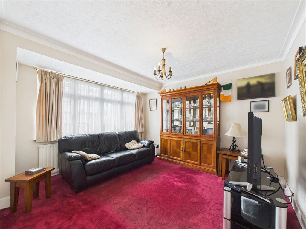 Property photo 2 of 7