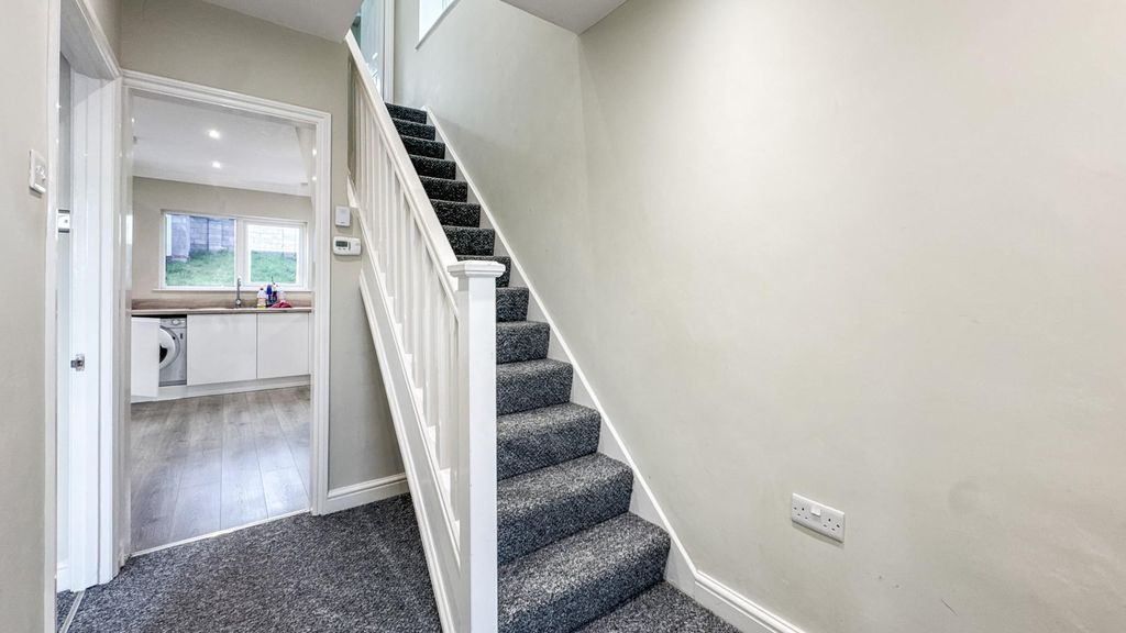 Property photo 3 of 13 Untitled-5880.Jpg