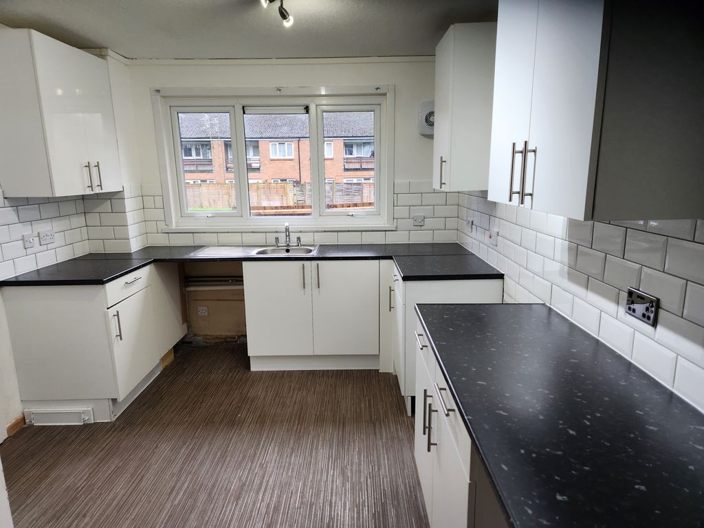 Property photo 2 of 10 Kitchen Area