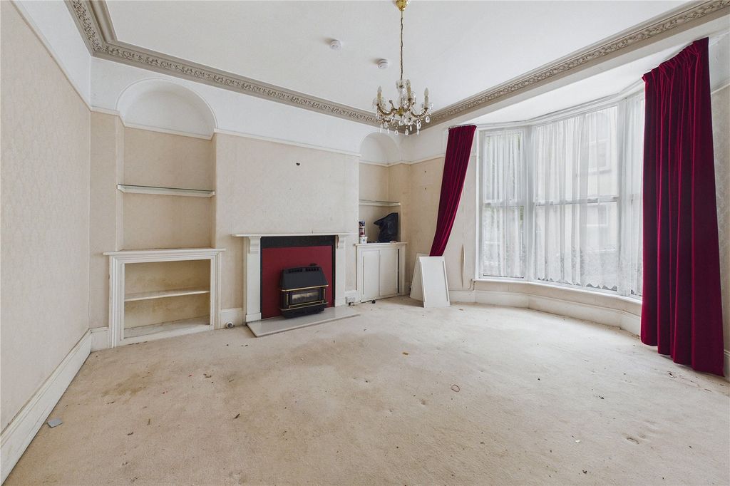 Property photo 2 of 17 Picture No. 02