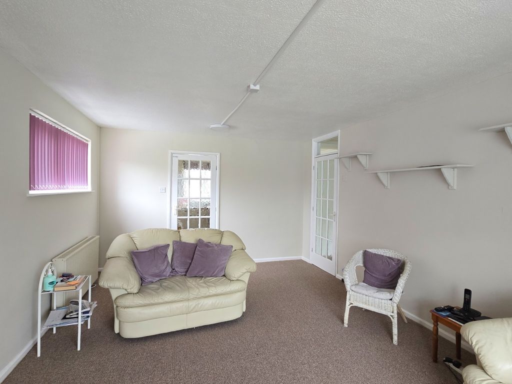 Property photo 3 of 13 4981022