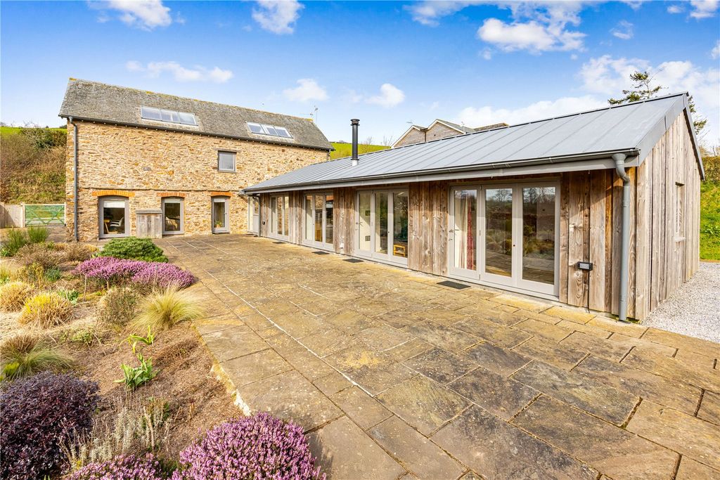 Property photo 2 of 21 Front Elevation