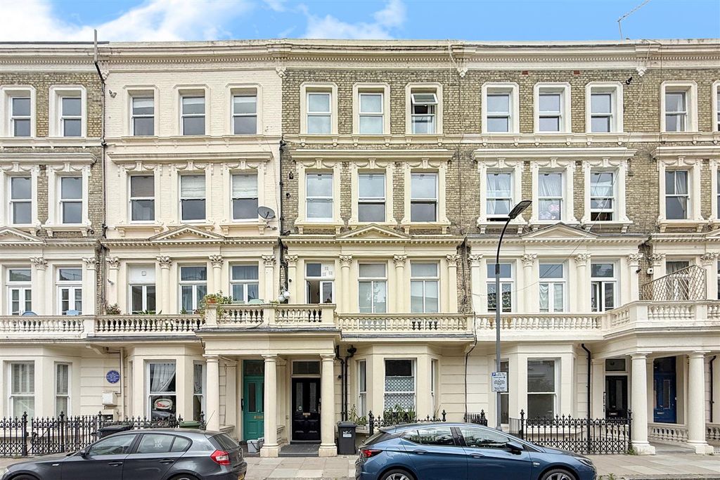 Property photo 1 of 8 Barons Court Road 30 Flat 2 Ph11.Jpg