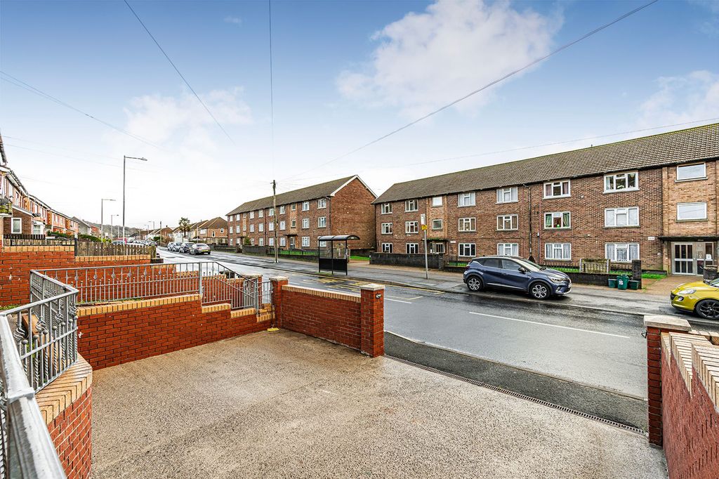 Property photo 3 of 29