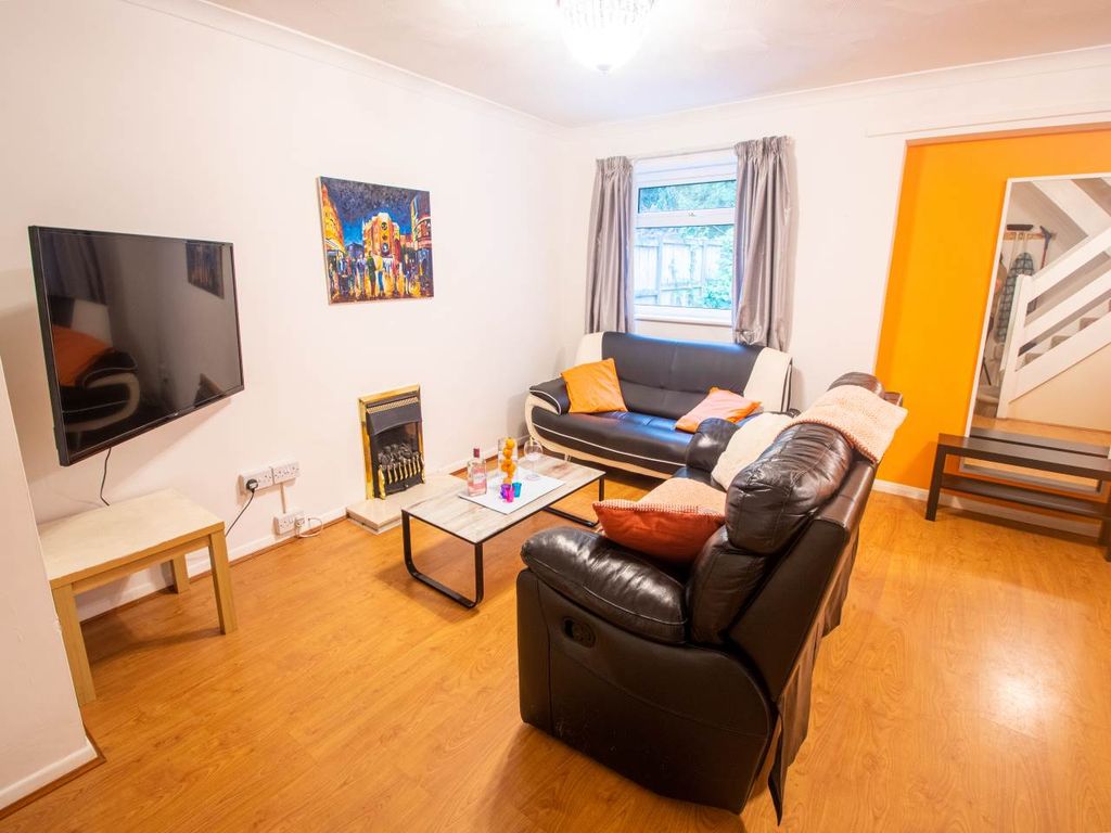 Property photo 1 of 15 Living Room