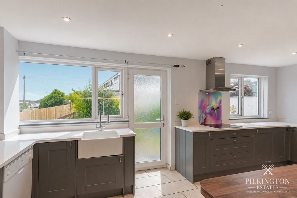 Property photo 3 of 11 5233204