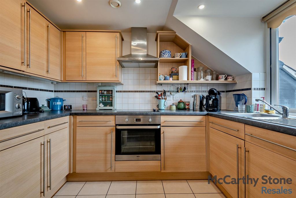 Property photo 2 of 19 8661784-Interior01-800.Jpg