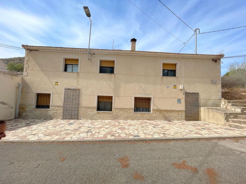 Property photo 1 of 20