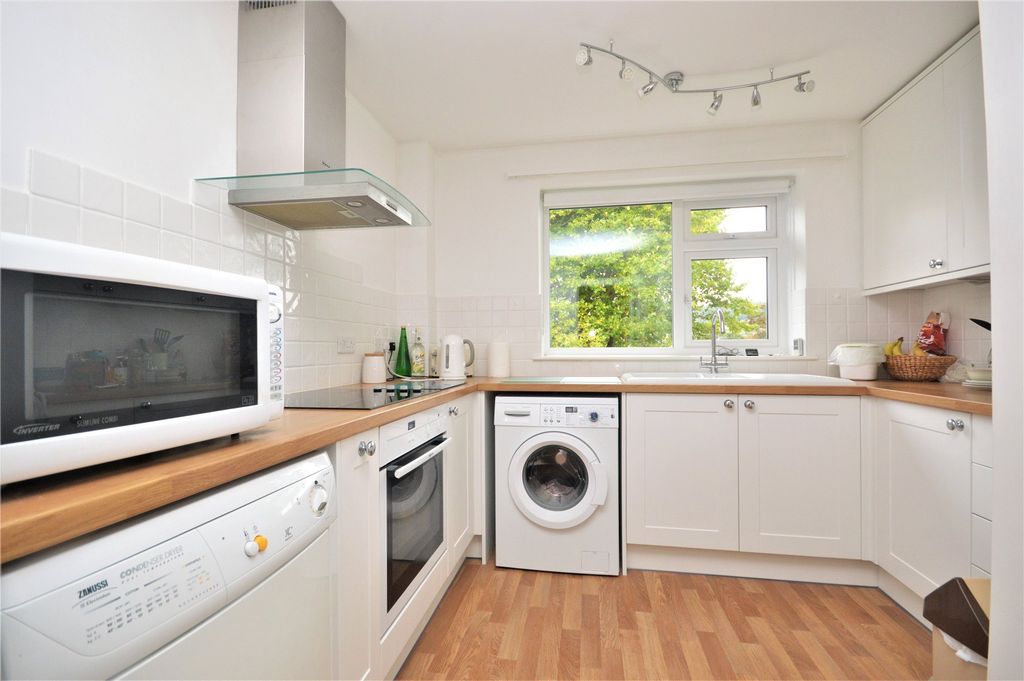 Property photo 2 of 17 Picture No. 37