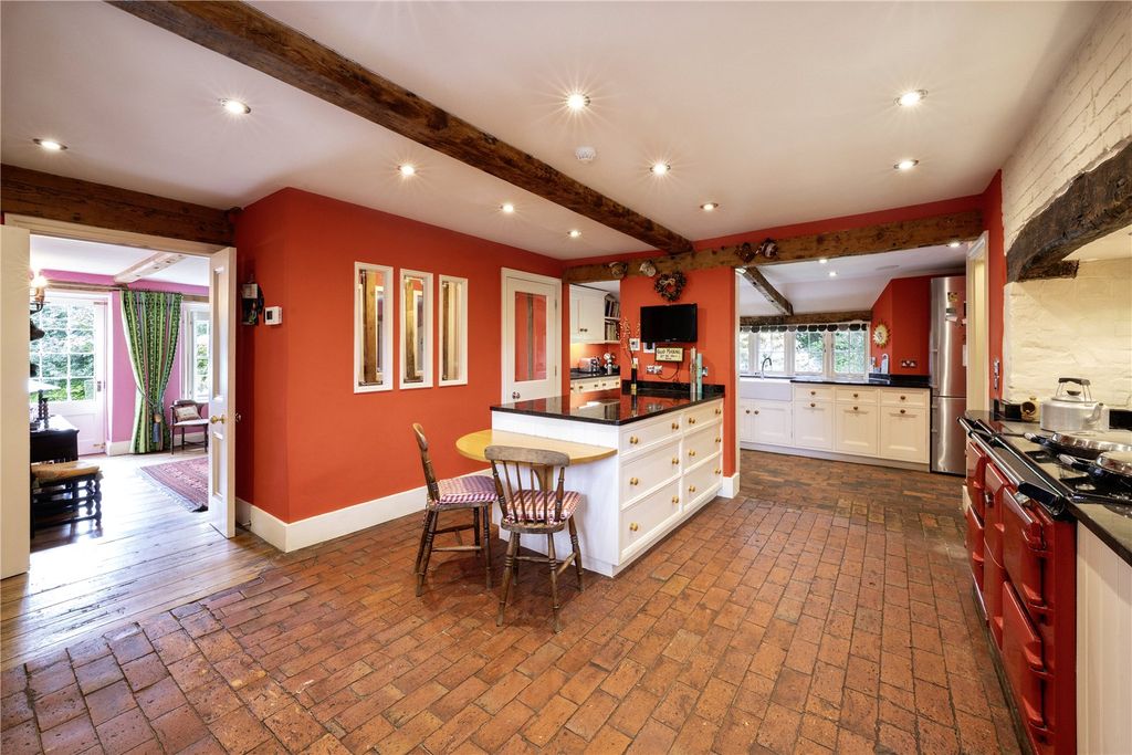 Property photo 3 of 32 Kitchen/Breakfast Rm