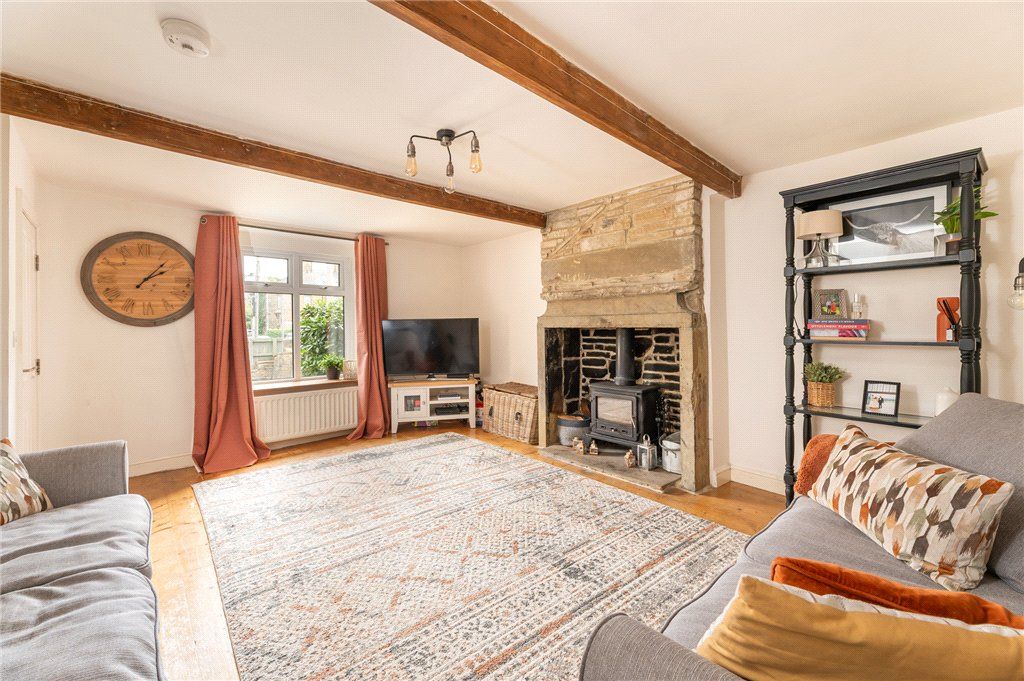 Property photo 2 of 23 Cottingley Road