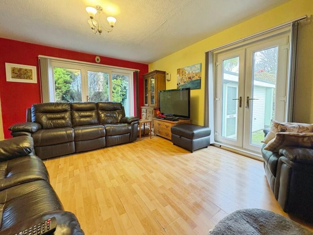 Property photo 2 of 25 4859592