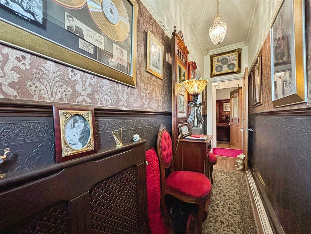Property photo 2 of 45 Entrance Hall.Jpg