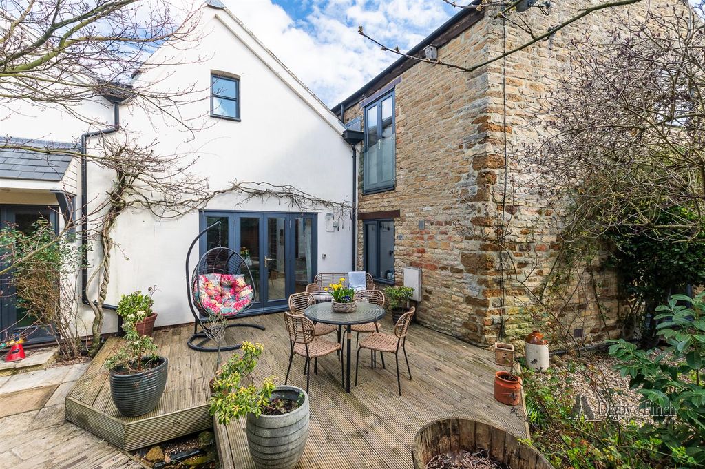 Property photo 1 of 50