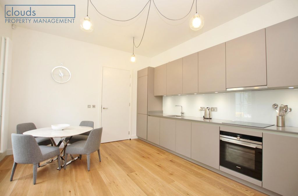 Property photo 3 of 7 Kitchen