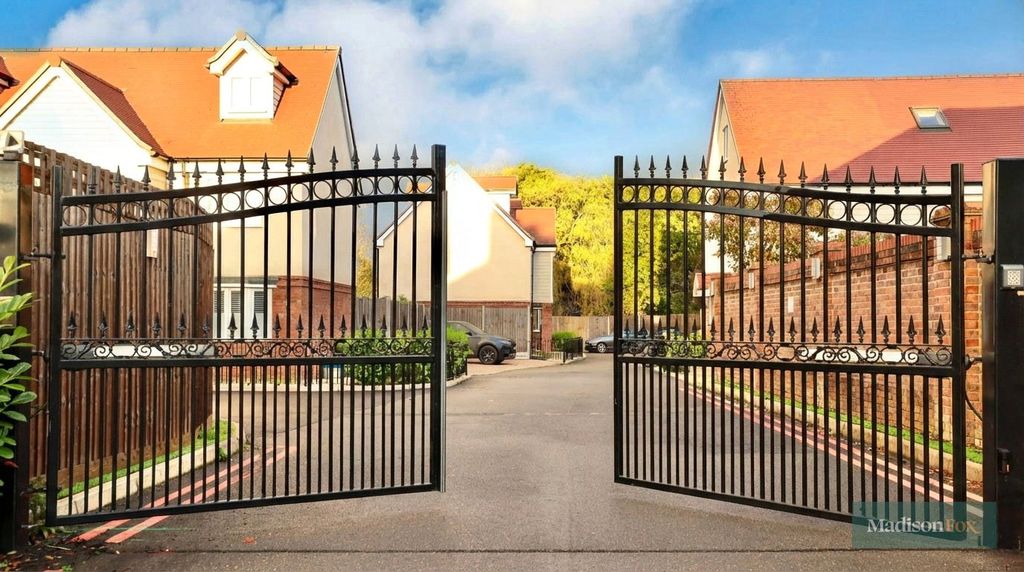 Property photo 2 of 25 Picture No. 55