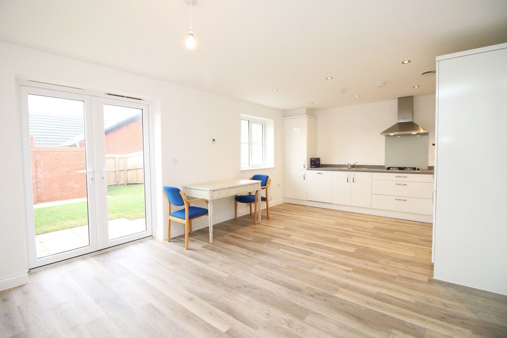 Property photo 2 of 16