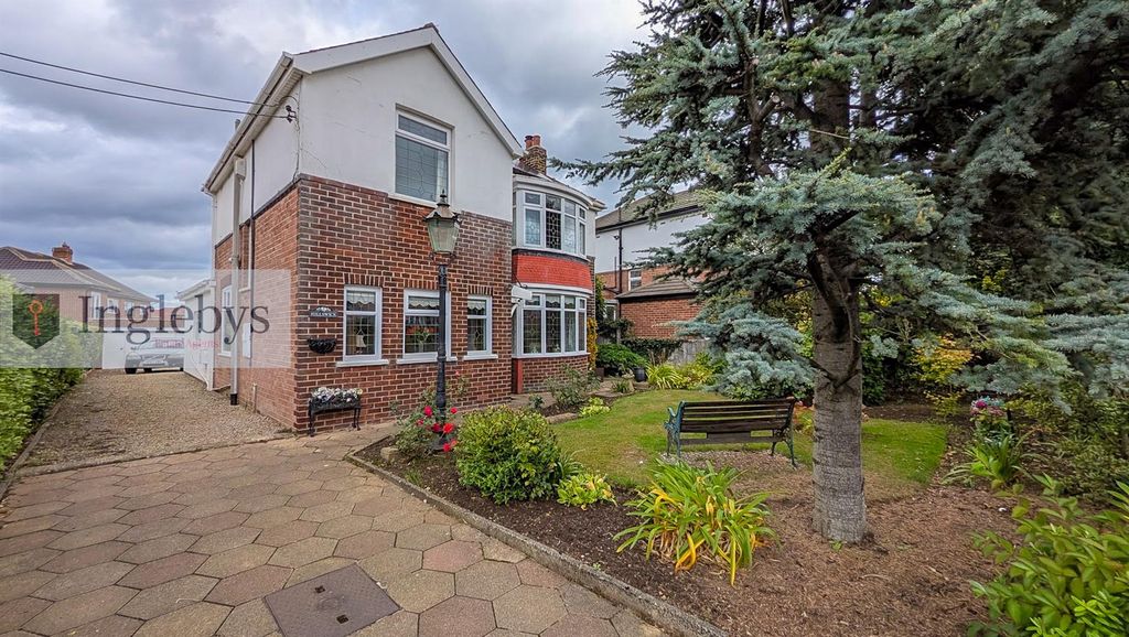 Property photo 1 of 35