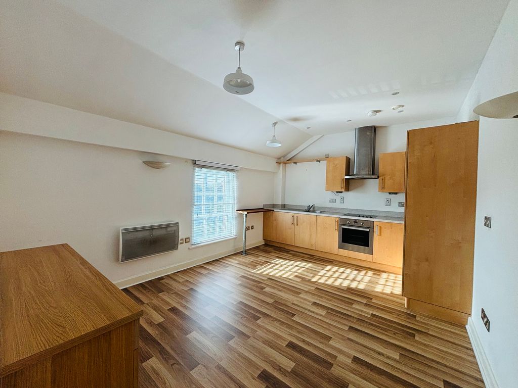 Property photo 2 of 4 Living Room