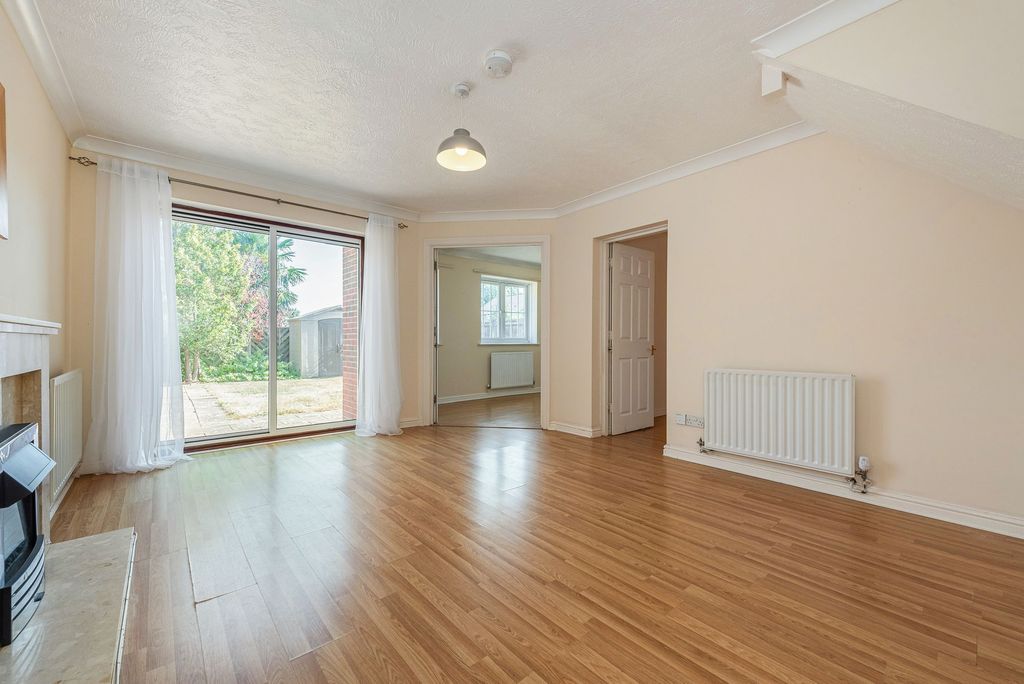Property photo 3 of 23