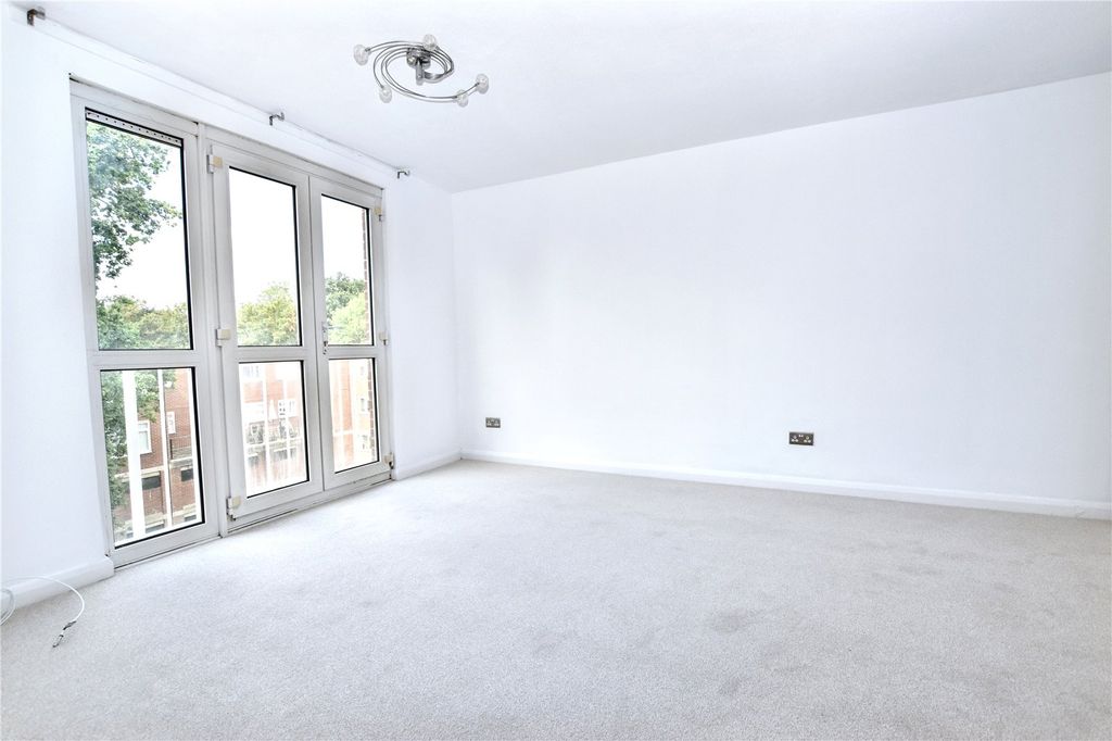 Property photo 3 of 8 Picture No. 22