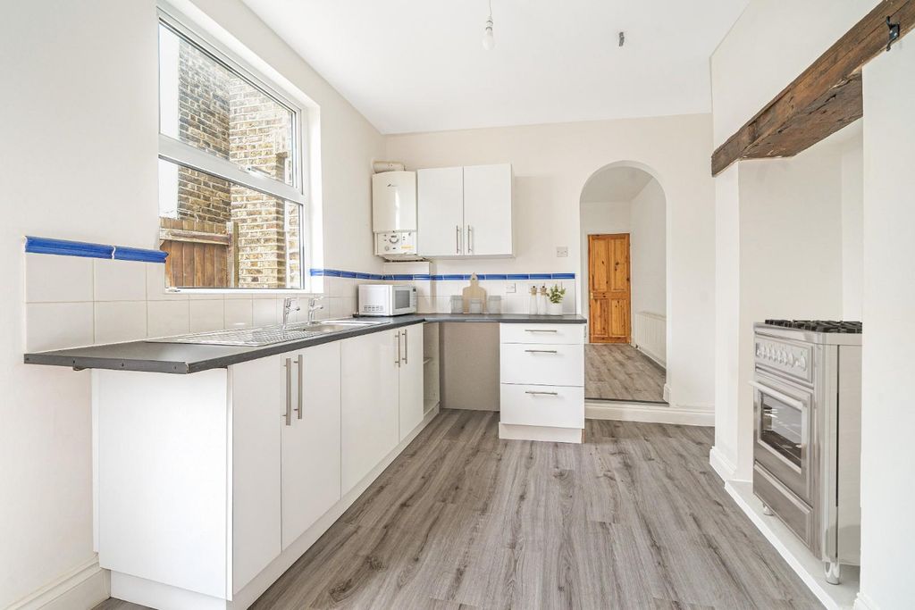 Property photo 3 of 13 Kitchen 1.Jpg