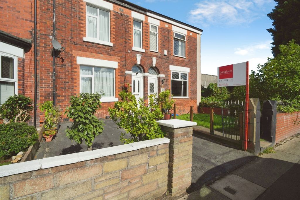 Property photo 1 of 15 External