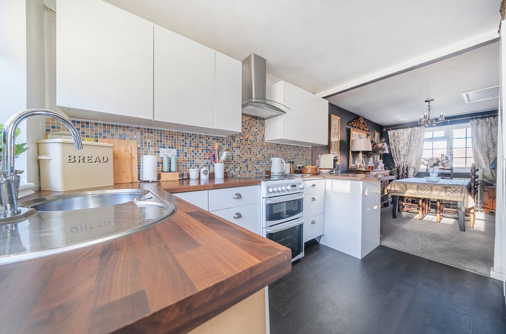 Property photo 3 of 10 1384607-13-692081...