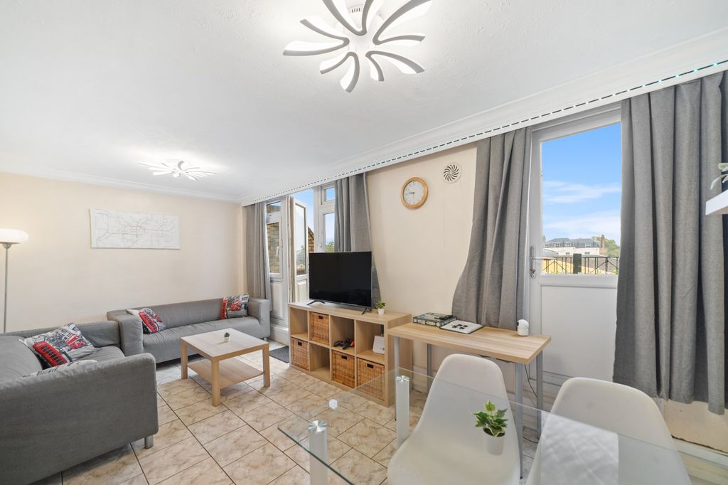 Property photo 2 of 14