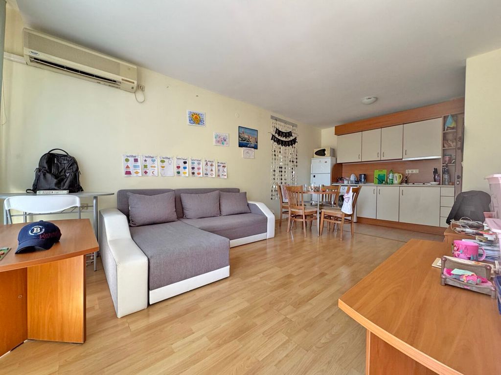 Property photo 3 of 12