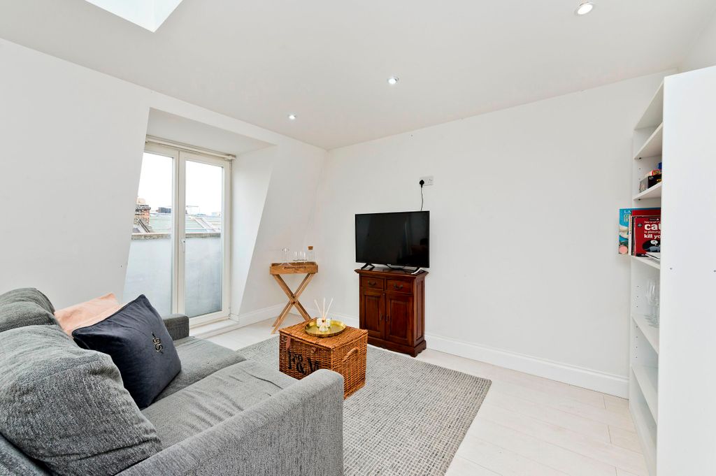 Property photo 3 of 8