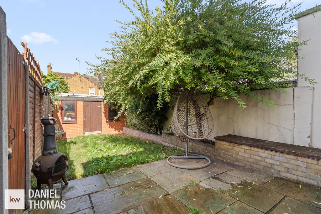 Property photo 3 of 25