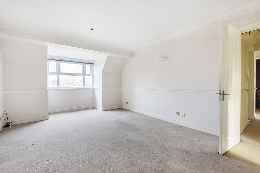 Property photo 3 of 10 Living Room