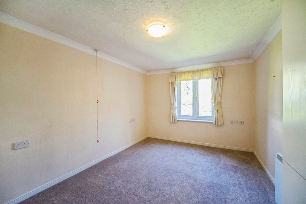 Additional image 10 of 2 bed flat for saleAire Valley Court, Bingley BD16
