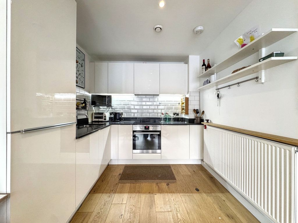 Property photo 2 of 12 Kitchen