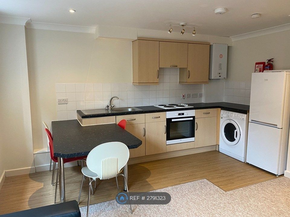 Property photo 2 of 8 Kitchen