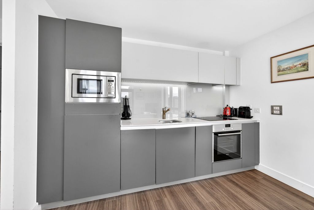 Property photo 3 of 19