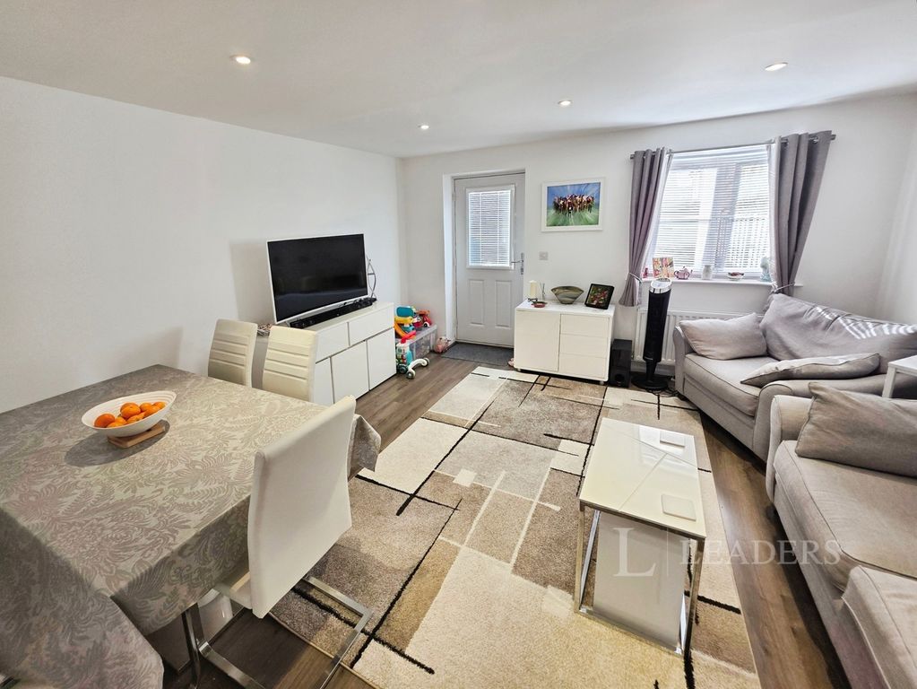 Property photo 2 of 10 Pbox-Img.Jpg